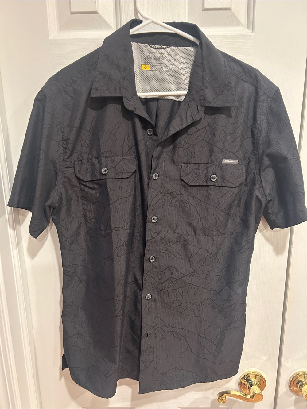 Eddie Bauer Men's Black Short-Sleeve Button Shirt